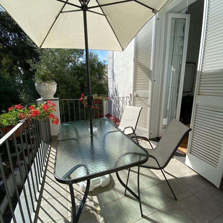 B&B Casa Maria Vittoria Torre del Greco Rum bild
